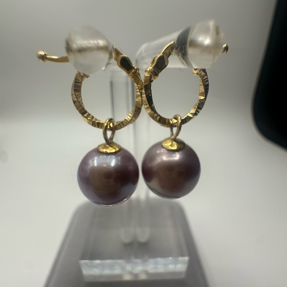 Authentic edison pearl in solid 18Karat gold settings